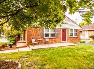 9246 Litzsinger Rd, Saint Louis, MO 63144
