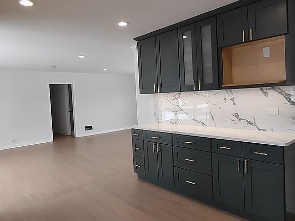 3rd image of 71 Ela Rd