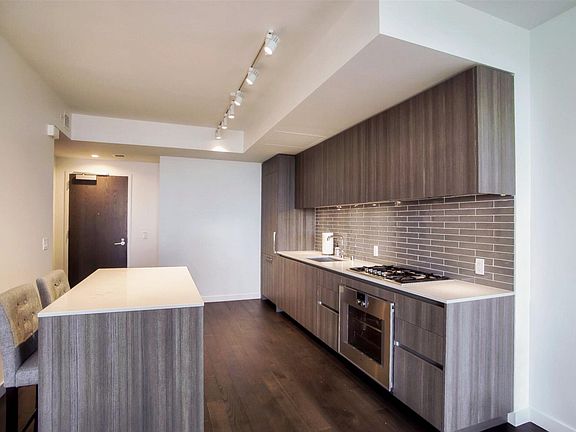 4th image of 1000 3rd St Unit 820