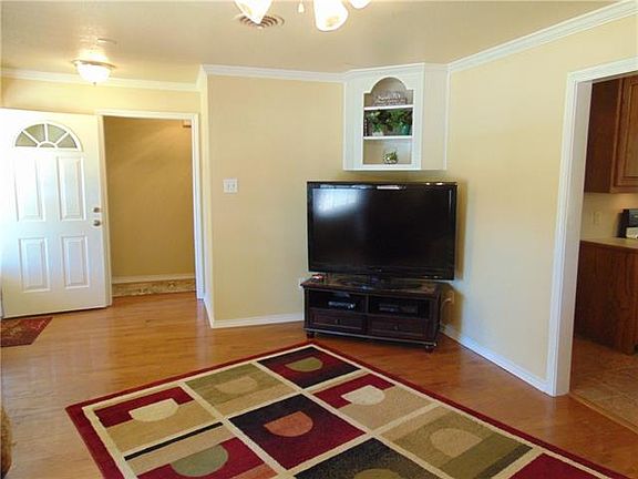 4th image of 869 Lee Dr