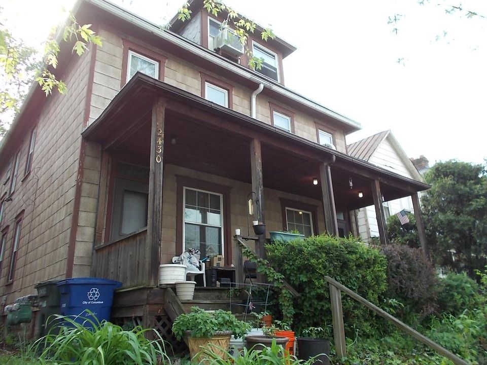 2428-2430 Indianola Front view