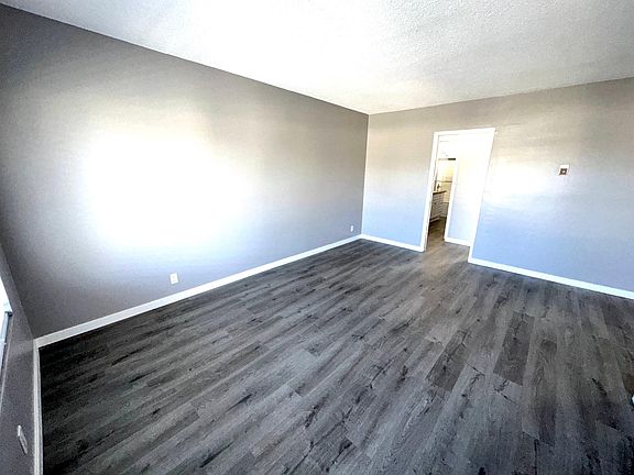 2nd image of 1906 E 1st St APT 4C