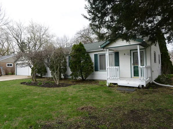 5 Butterfield Rd, Lake Zurich, IL 60047