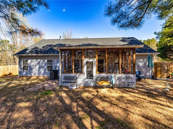 409 Hunting Ridge Way, Ellenwood, GA 30294