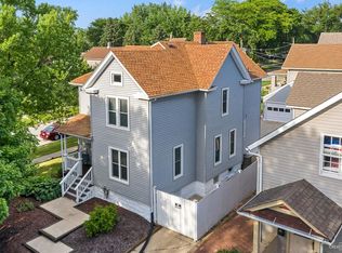 669 N Lincoln Ave, Aurora, IL 60505