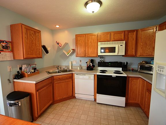 5th image of 10392 Sharpsburg Dr