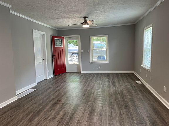 5th image of 315 Hardy St