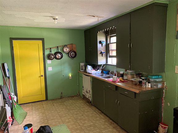 4th image of 100 S Wright Ave