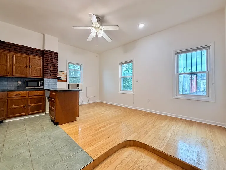 514 Monastery Pl #2R — Photo 10