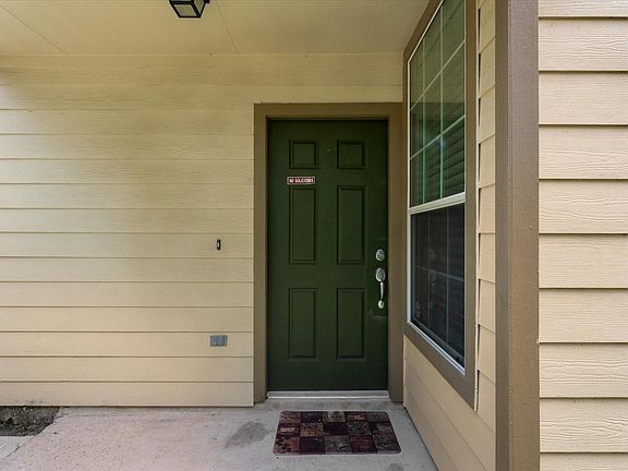 3rd image of 118 N Burberry Park Cir