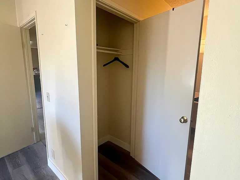 1051 Rock Springs Rd #220 — Photo 7