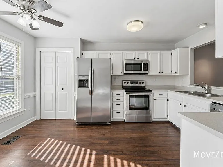 134 Sanair Ct — Photo 6