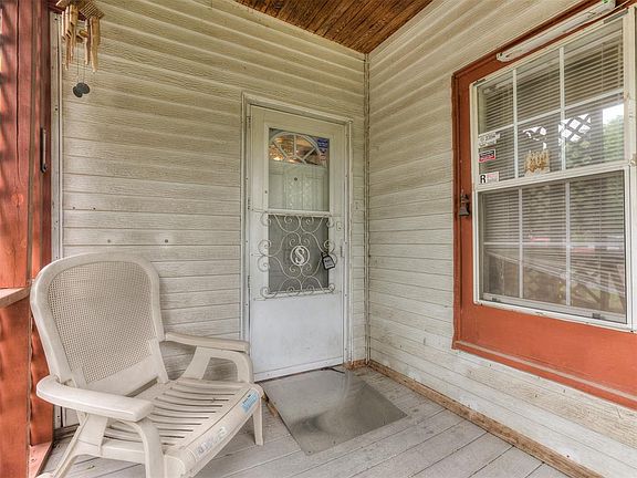 5th image of 517 SE 18th St