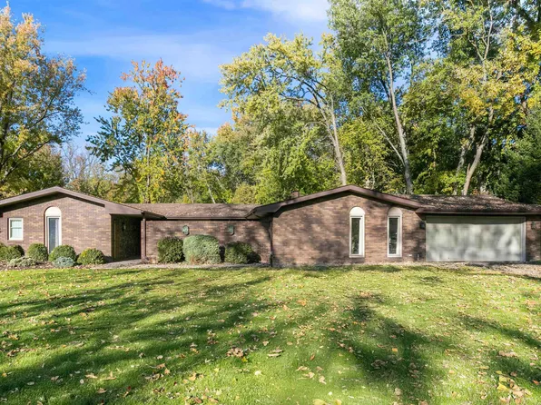 17555 Juday Lake Dr N, South Bend, IN 46635