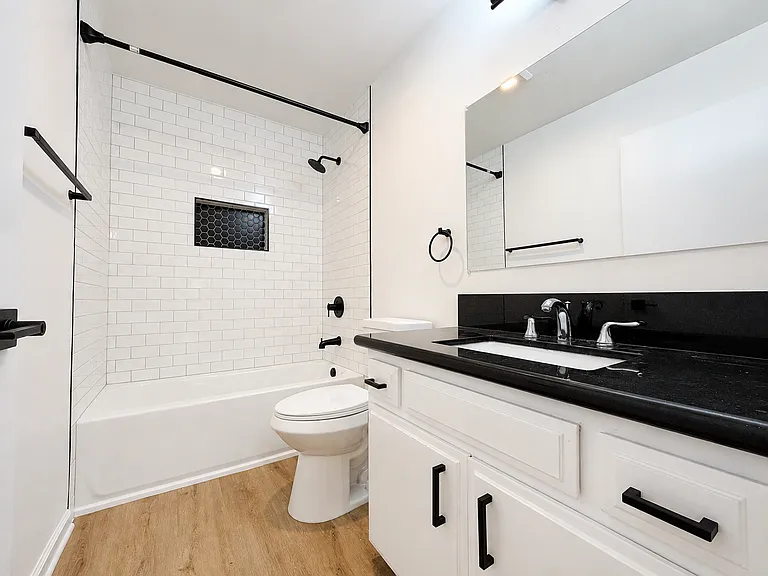 Moorpark Lofts — Photo 13