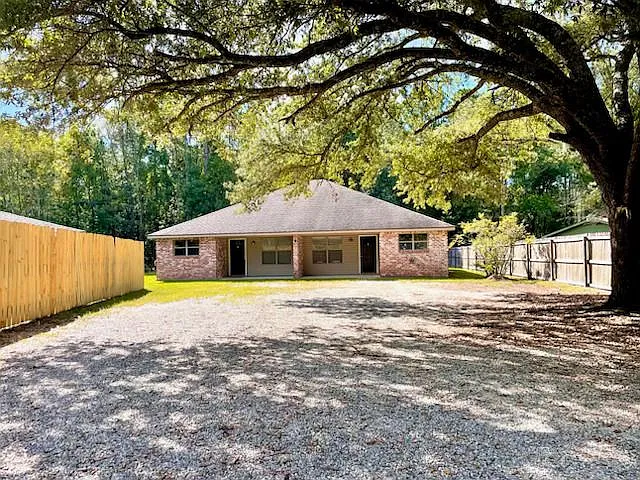 3 bed, 2.0 bath, 1147 sqft, $1,300 — Photo 1