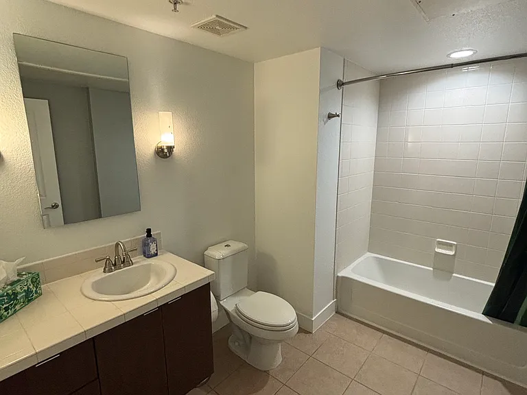 2240 N Clay St #409 — Photo 23
