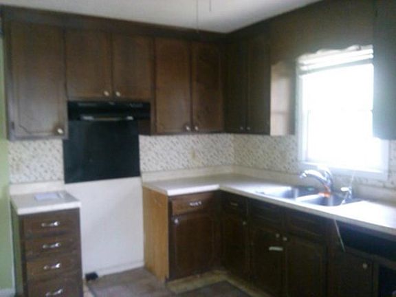 4th image of 2313 Newton St