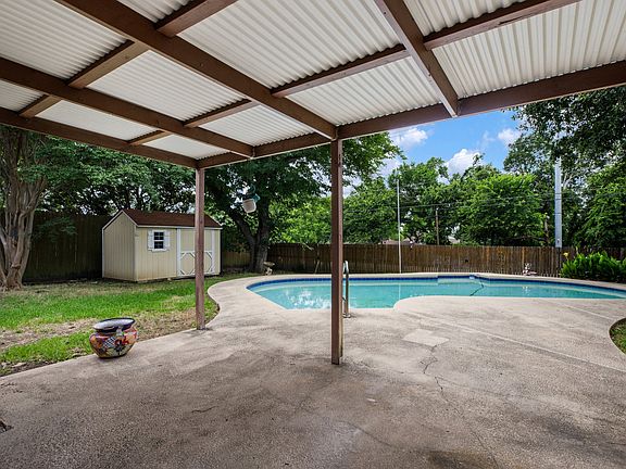 2nd image of 5917 Martie Ln