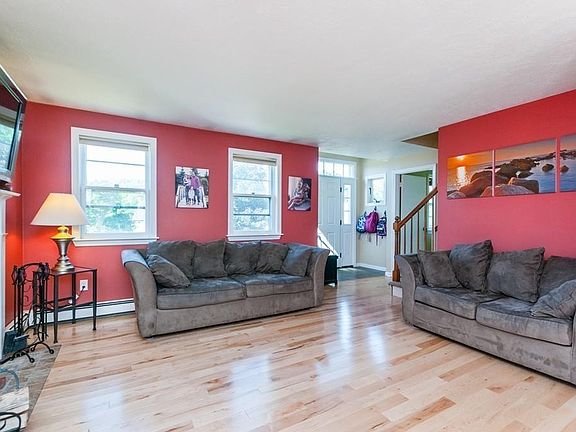 4th image of 63 Henry Dr