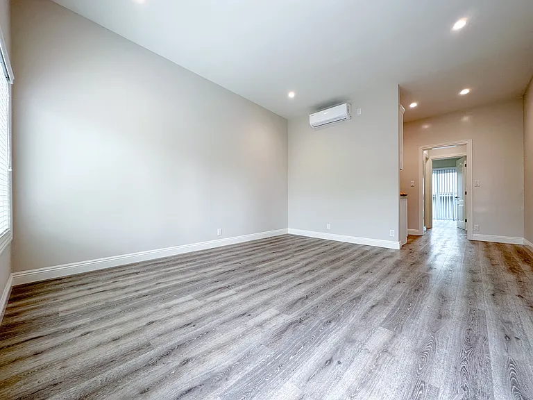 6451 Lexington Ave #1111 — Photo 10