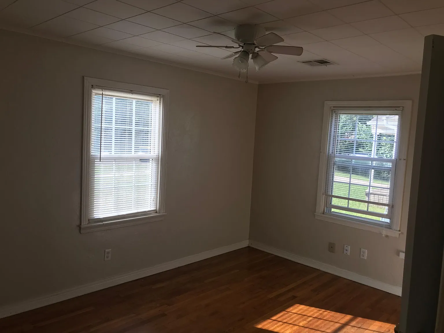 2 bed, 950 sqft, $1,200 — Photo 4