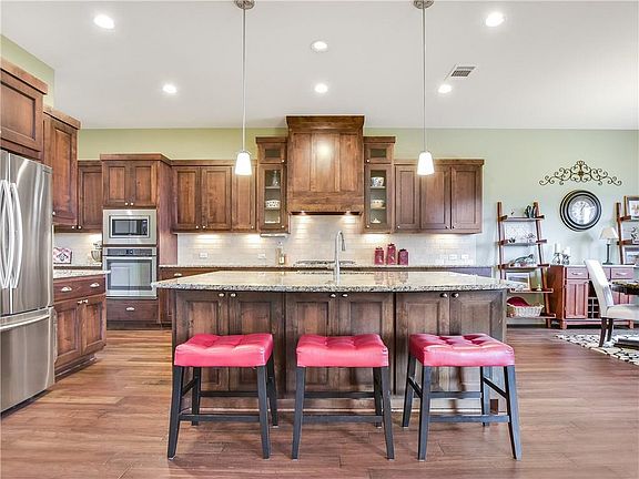 5th image of 8808 Ambrosia Dr