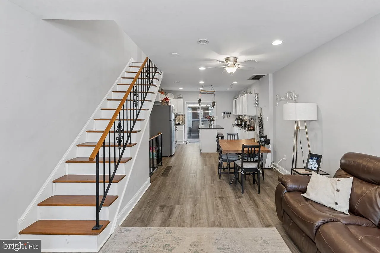2 bed, 1000 sqft, $2,995 — Photo 2