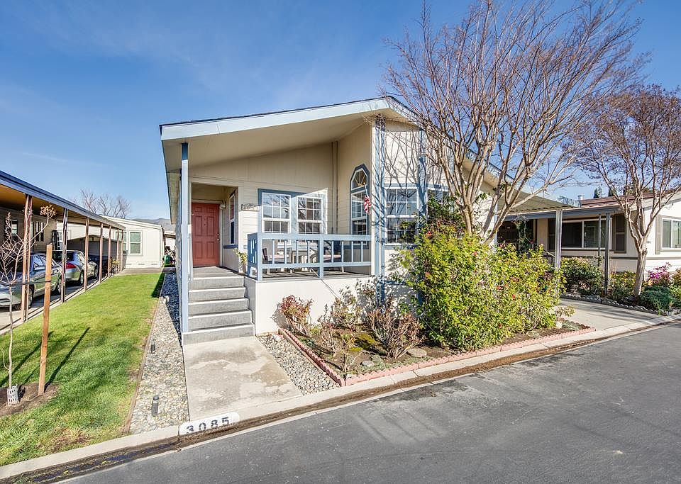 1st image of 3085 Oakbridge Dr #3085