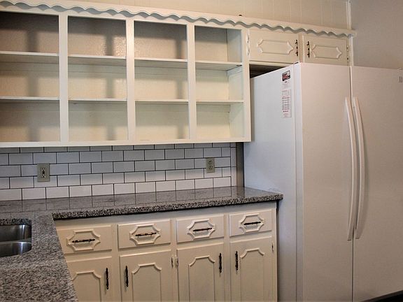 5th image of 3206 Kelvin Ave