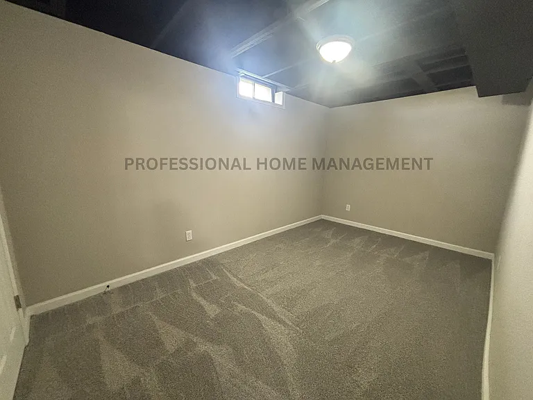 430 N Reno Ave — Photo 5