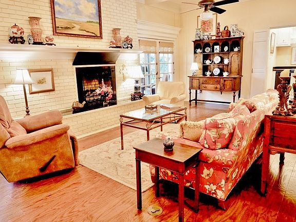 2nd image of 509 Westover Dr