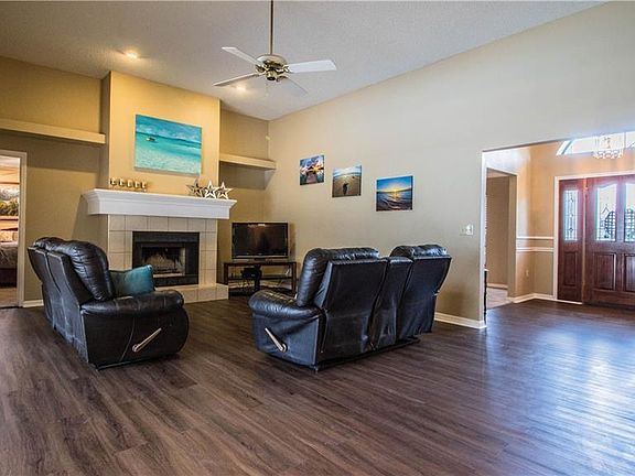 4th image of 5818 Holly Hock Dr