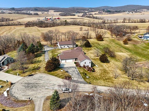 3rd image of N4723 Ridgeview Drive