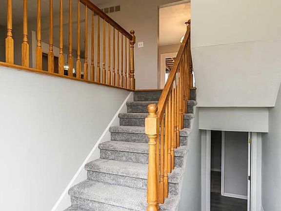 4th image of 621 Beresford Dr