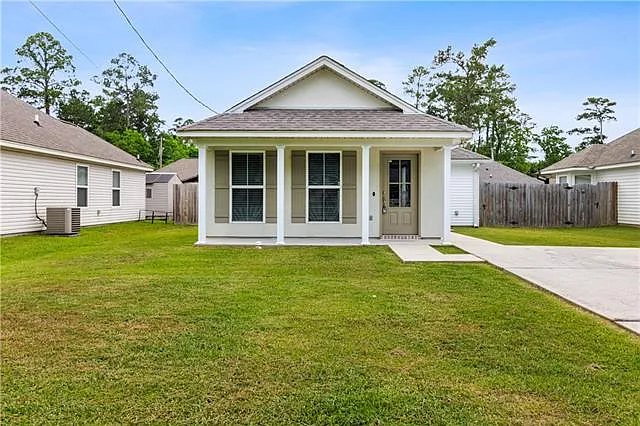 3 bed, 2.0 bath, 1240 sqft, $2,000 — Photo 1