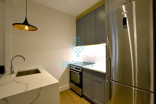 Rented by null | media 32