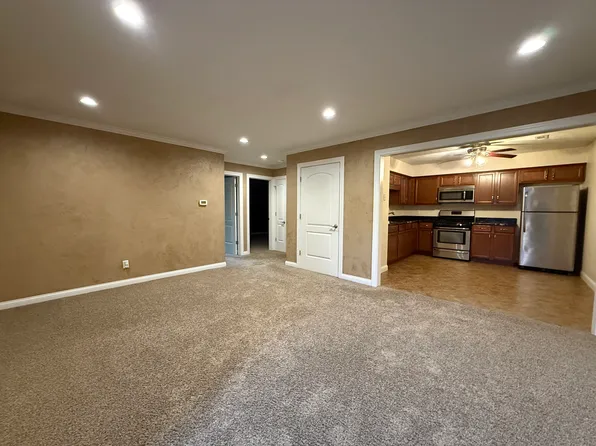 105 Floss Mar Ct, East Peoria, IL 61611