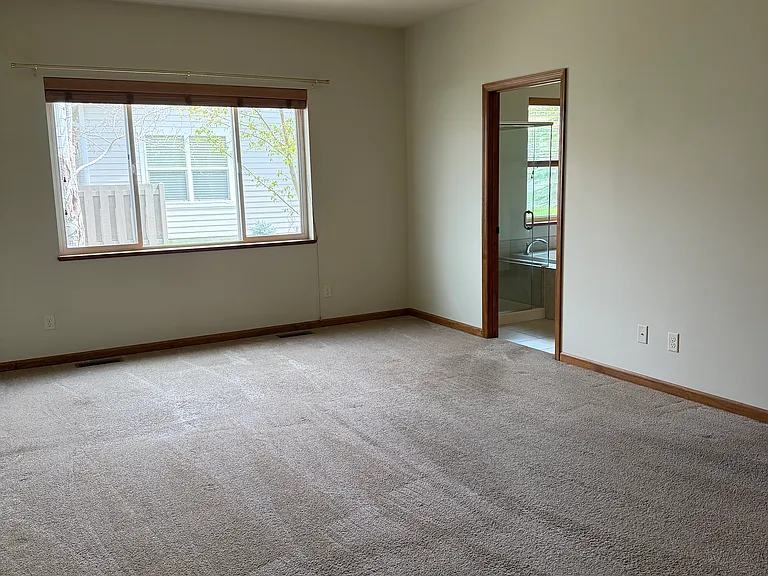 246 S Hanley Ave — Photo 11