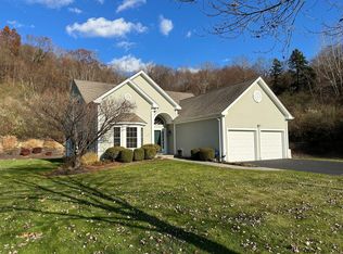 29 Riverbend Dr UNIT 29, Oxford, CT 06478