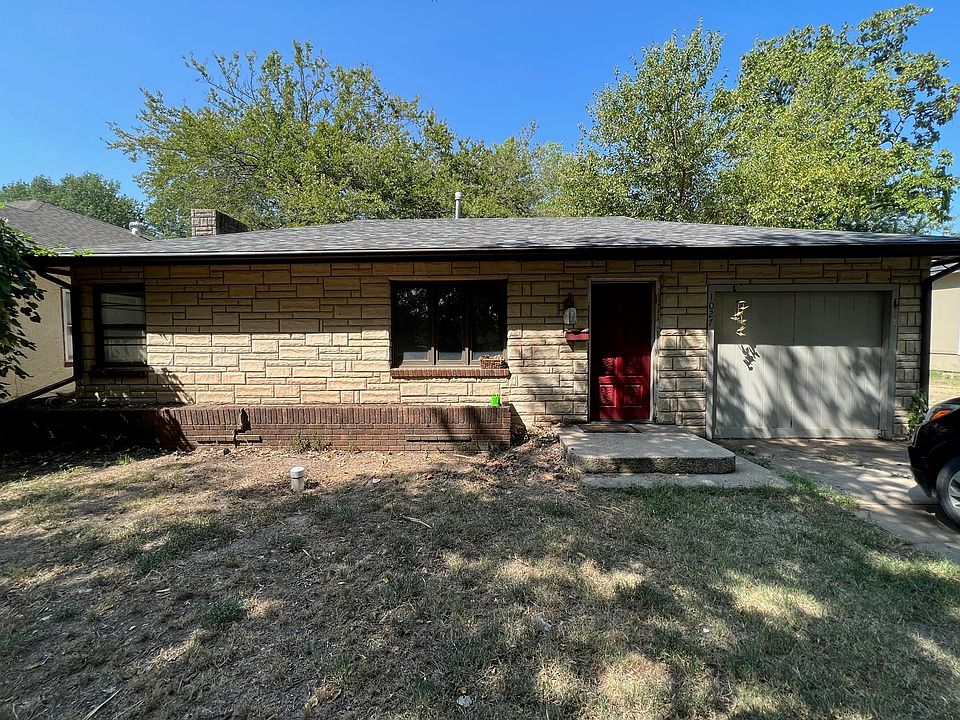 1st image of 1027 N 1st St
