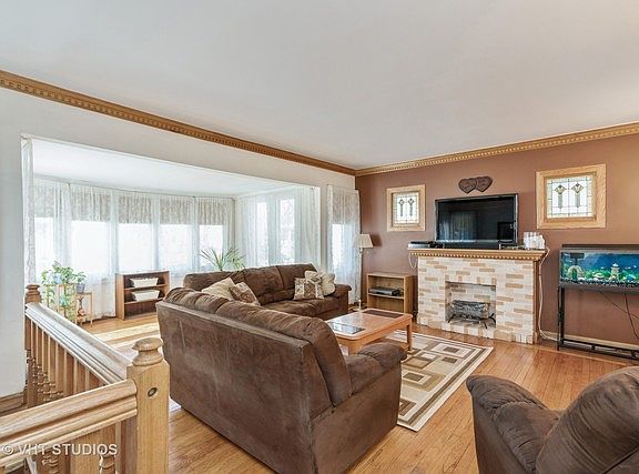 3rd image of 4701 N Knox Ave