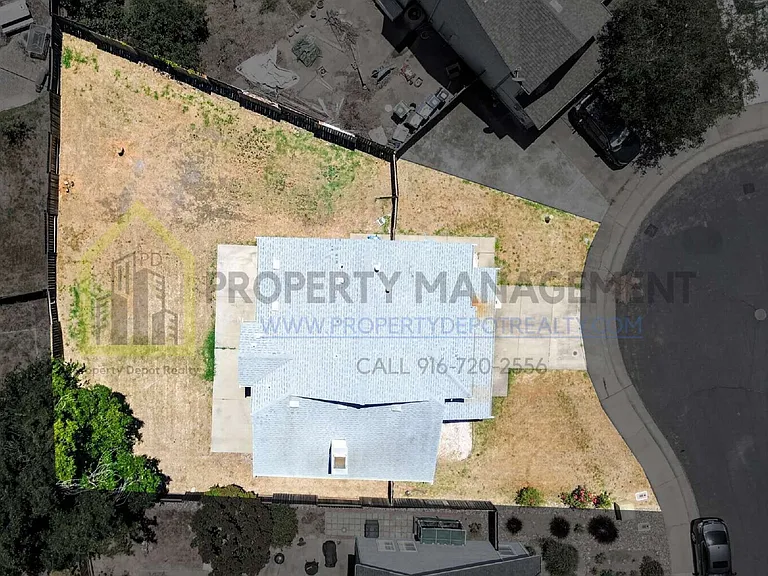 9013 Figtree Ct — Photo 55