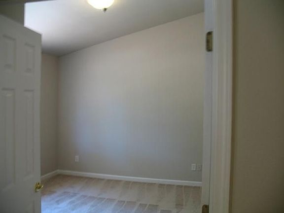 3rd image of 10575 Kanehls Cor