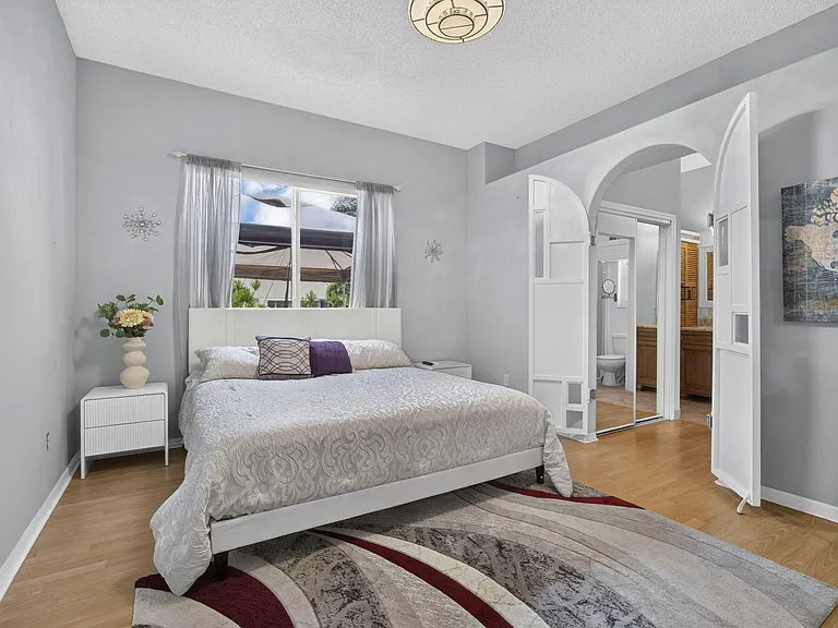 716 Lake Wellington Dr — Photo 18
