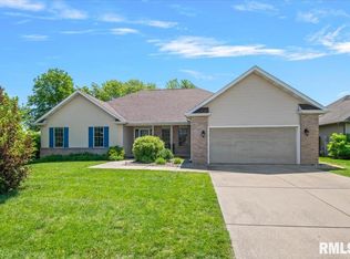 3908 Greenfield Dr, Springfield, IL 62704