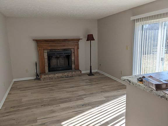 3rd image of 7582 Allenwood Ct