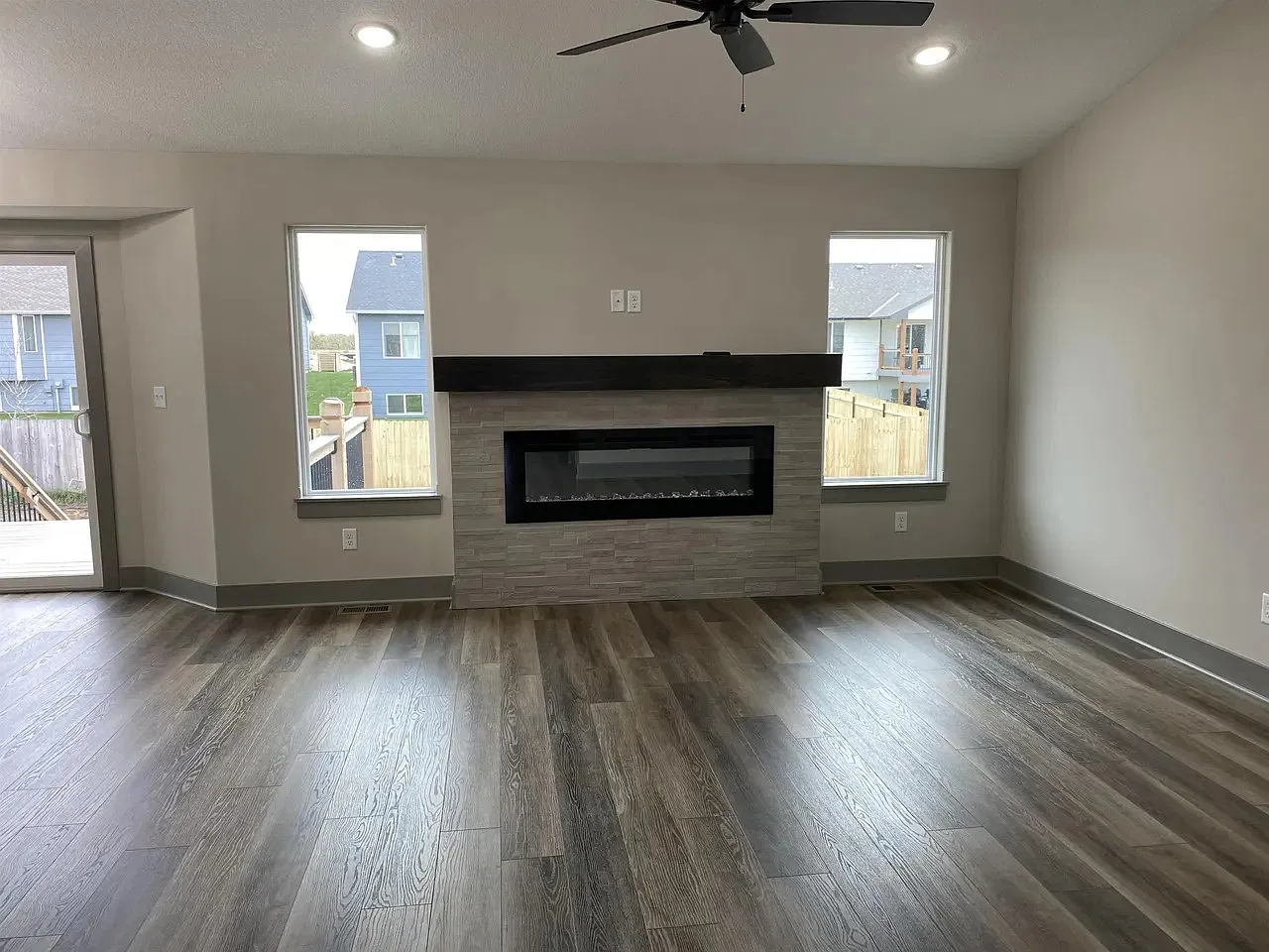 4 bed, 2256 sqft, $2,650 — Photo 4