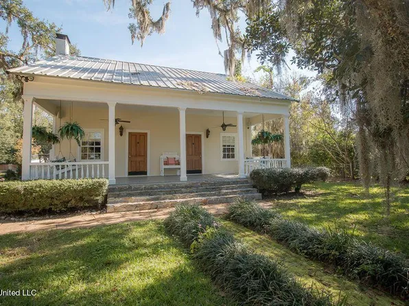 13160 Old Woolmarket Rd, Biloxi, MS 39532