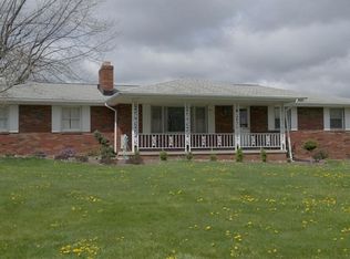 10992 Garden Center Rd, New Middletown, OH 44442